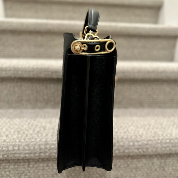 FENDI Peekaboo โIseeuโ Medium - Picture 5 of 17